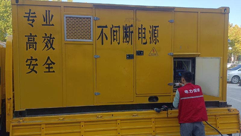 惠州柴油发电机组和UPS电源配合使用时，如何避免切换过程中的电力中断？
